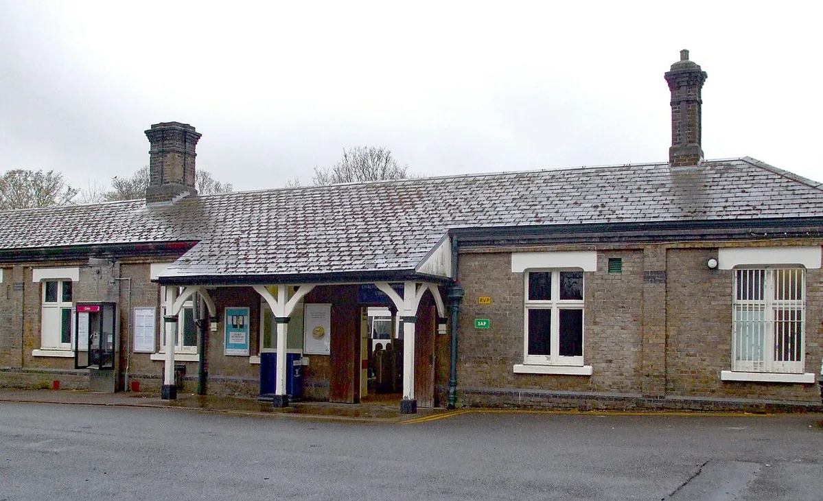 Chalfont & Latimer station building