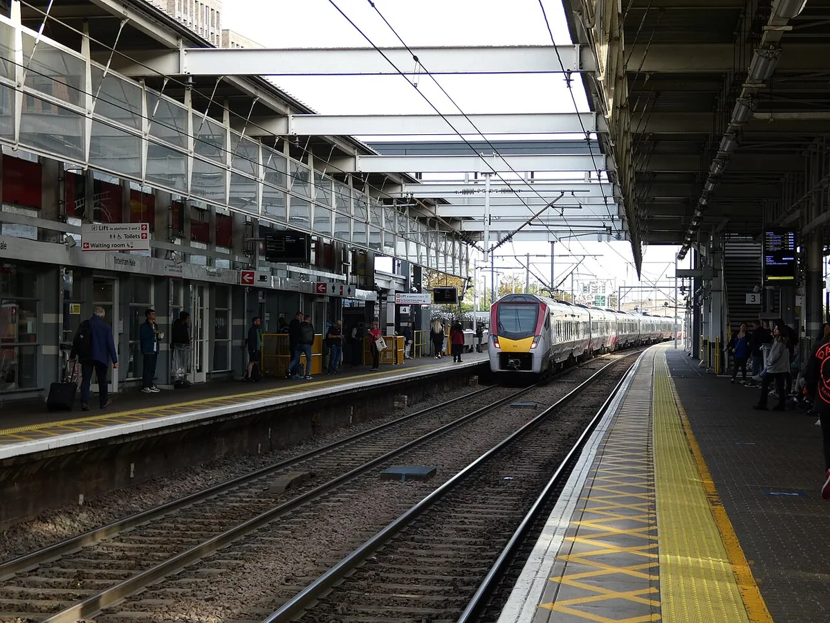 Platforms 3 and 4 at Tottenham Hale Station