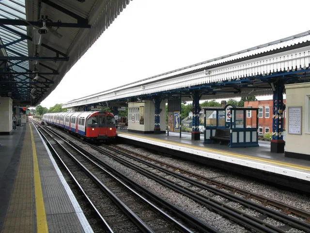 Turnham Green tube station