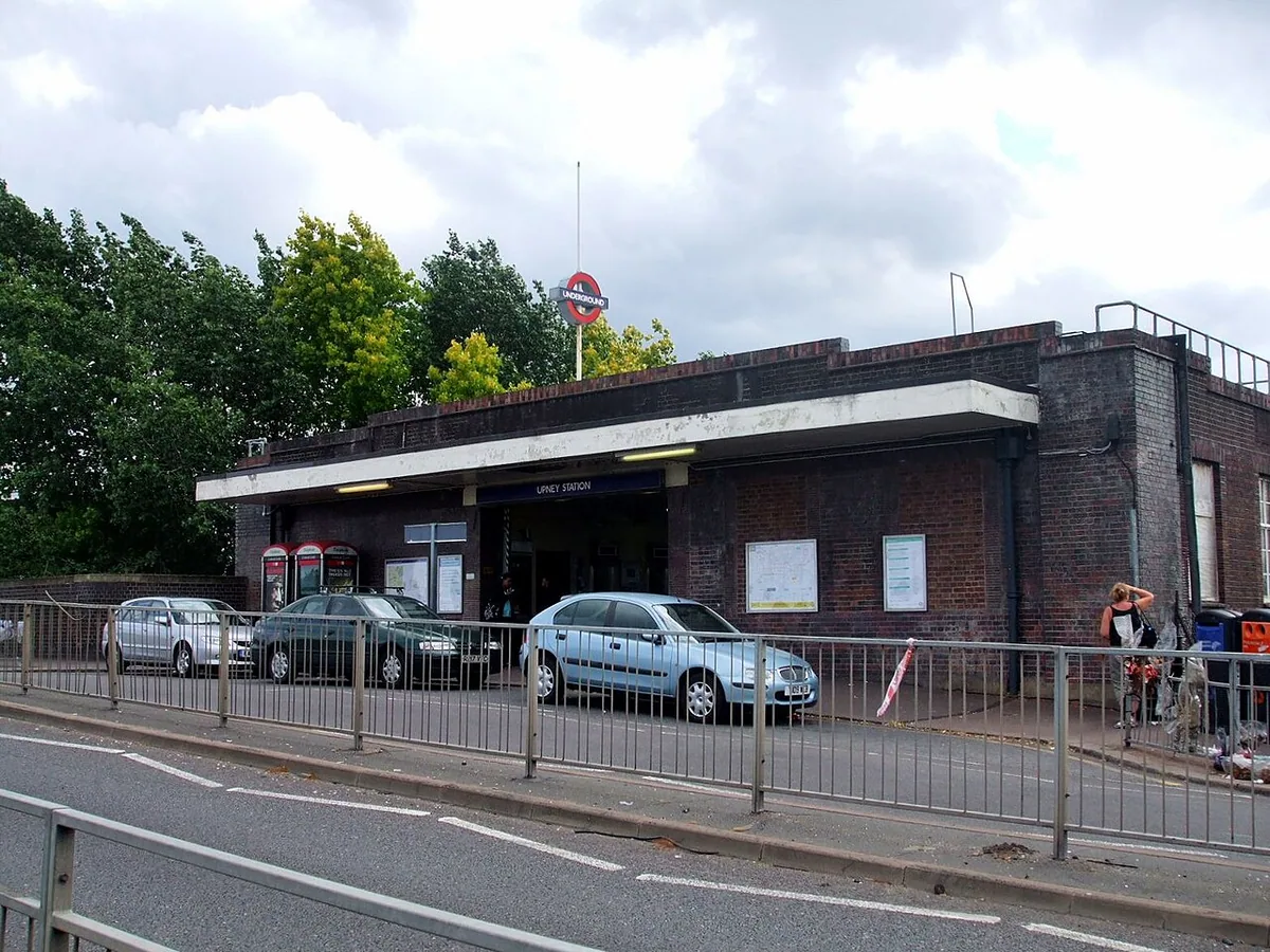 Upney tube station building